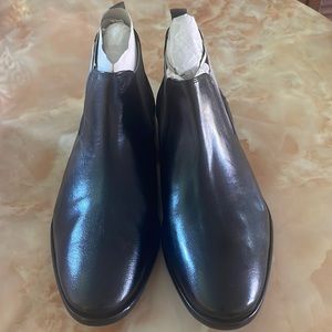 Brand new Steve Madden in black leather size 11 original box.